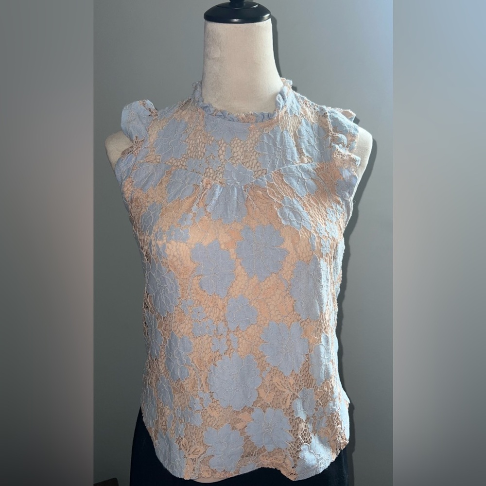 Monteau Los Angeles Floral Lace Sleeveless Top